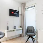 Modernes Mit Terrasse & Garten, Parkplatz & 24h Self-check-in
