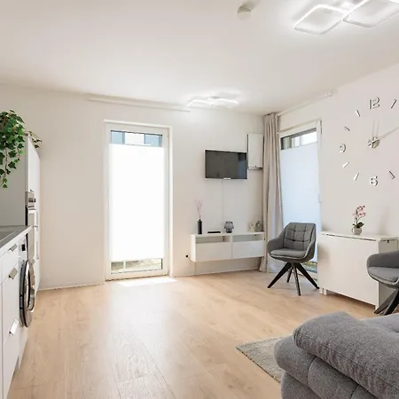 Apartament Modernes Mit Terrasse & Garten, Parkplatz & 24h Self-check-in
