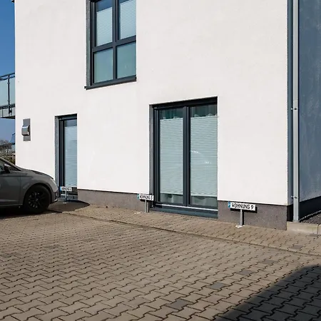 Modernes Mit Terrasse & Garten, Parkplatz & 24h Self-check-in Apartament