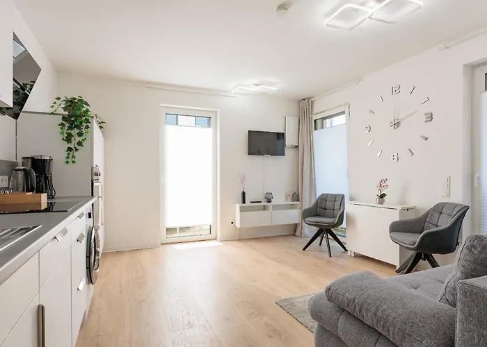 Appartement Modernes Mit Terrasse & Garten, Parkplatz & 24h Self-check-in