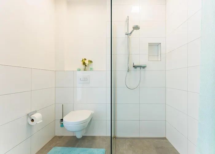 Modernes Mit Terrasse&garten, Parkplatz&self-check-in